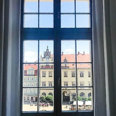 Penguin 2127 On Market Square Apartman